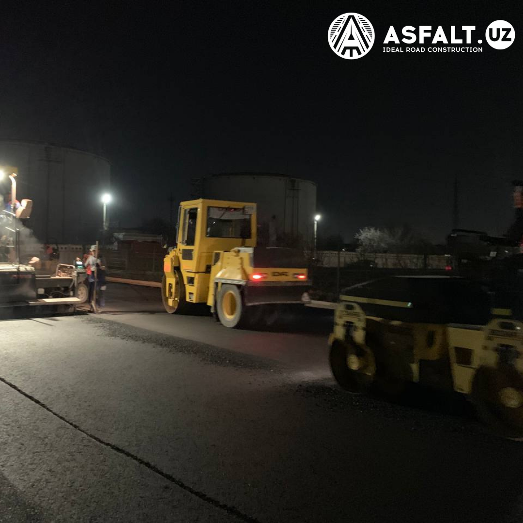 Асфальтирование дорог в ночное время