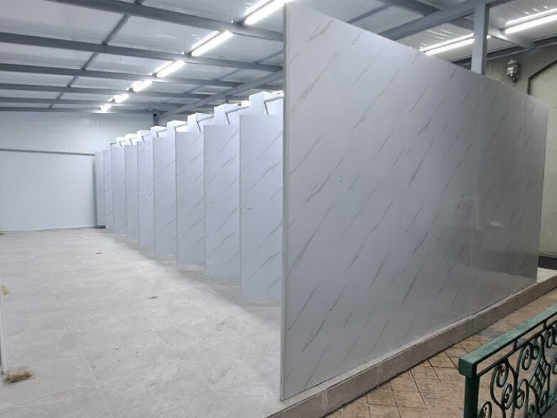 Опши Санузел, Туалет