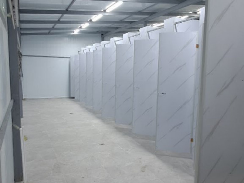 Опши Санузел, Туалет