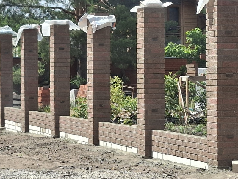 кирпичный роботы