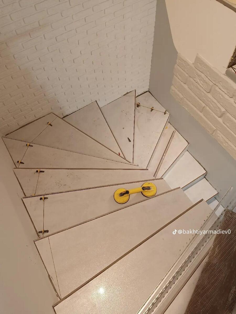 Лестница Из керамогранита/ 1200х600