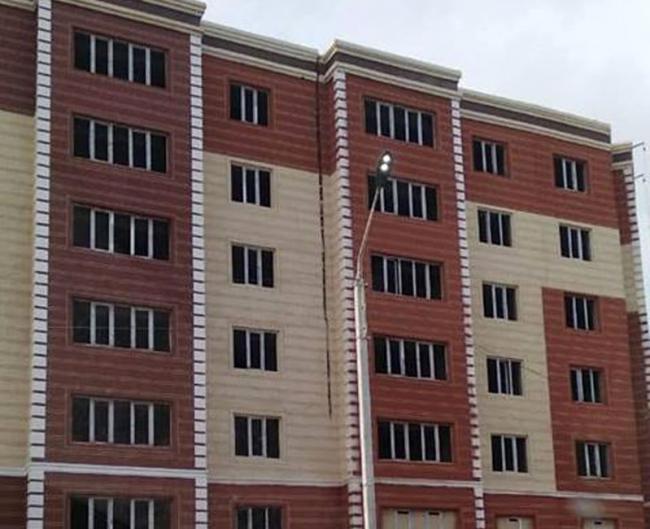 В жилой новостройке появилась огромная трещина