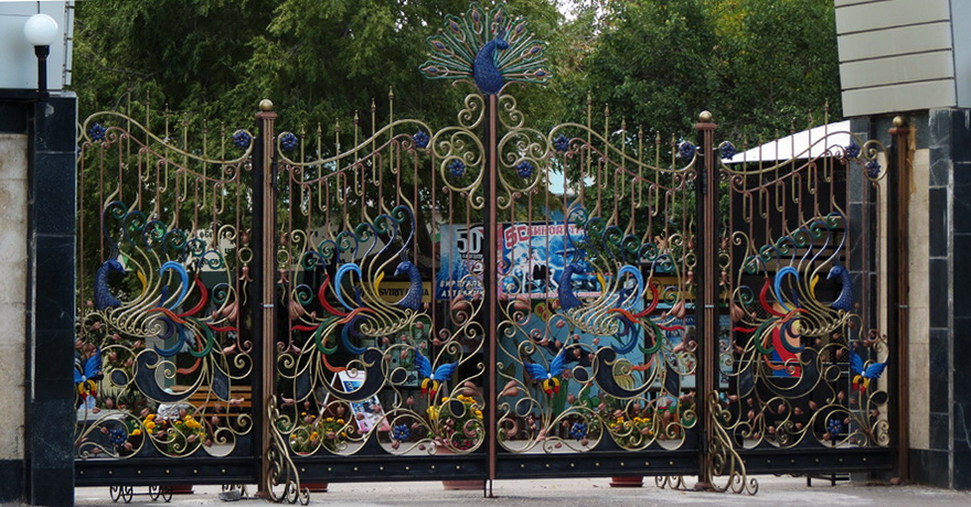 Кованые ворота Ташкентского зоопарка